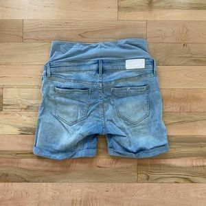 H&M maternity shorts